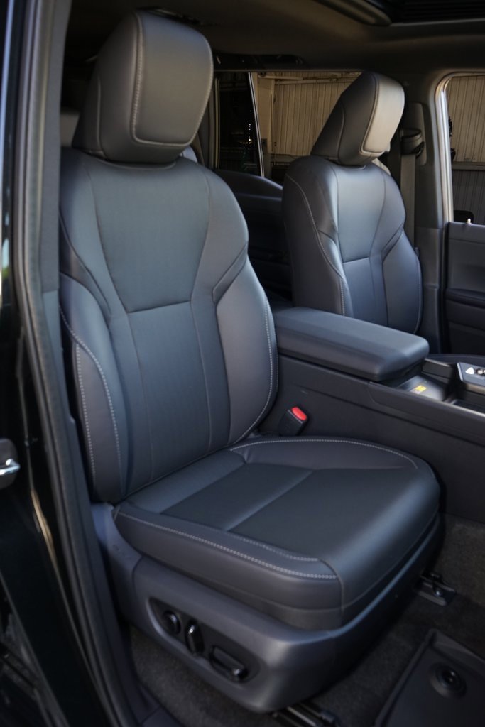 Used 2025 Lexus GX 550 image 10