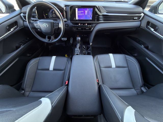 Used 2025 Toyota Camry SE FWD image 11