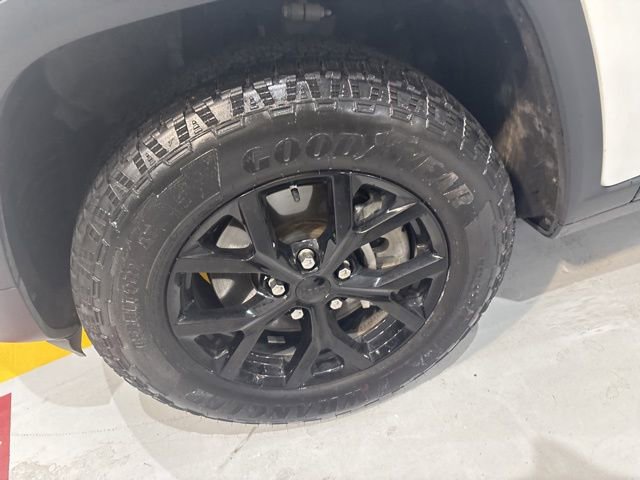 Used 2023 Jeep Grand Cherokee L Limited AWD/4WD image 43