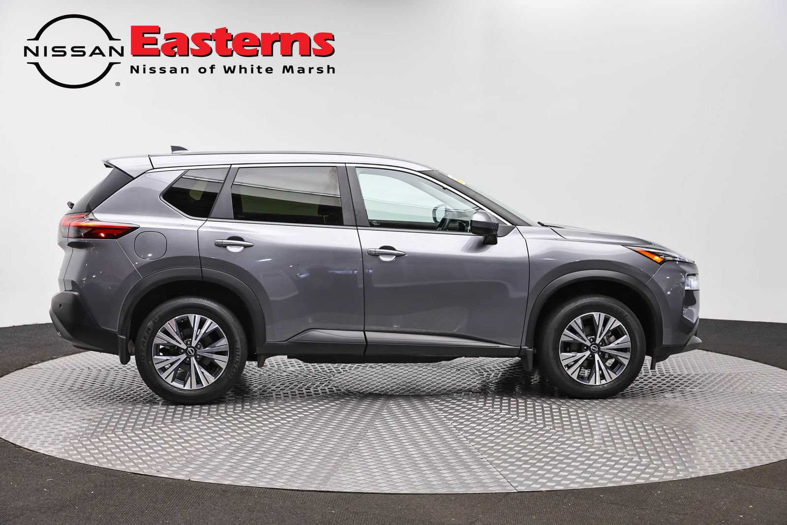 Used 2023 Nissan Rogue SV AWD/4WD image 4