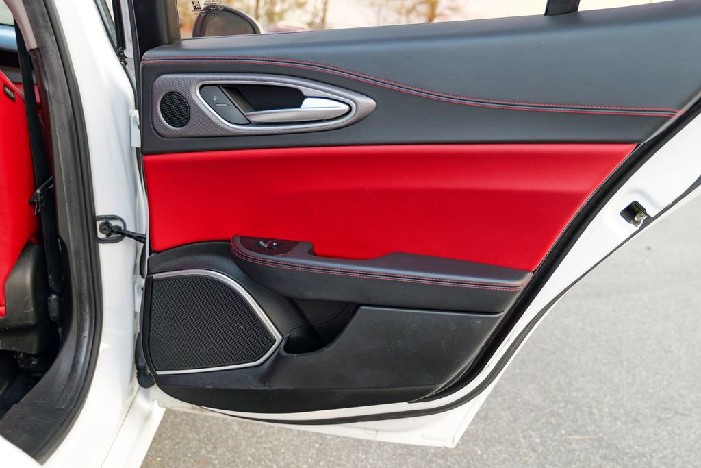 Used 2017 Alfa Romeo Giulia Ti w/ TI 19" Sport Package AWD/4WD image 30