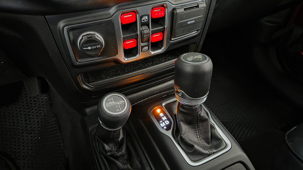 Used 2021 Jeep Wrangler Unlimited Sport image 28