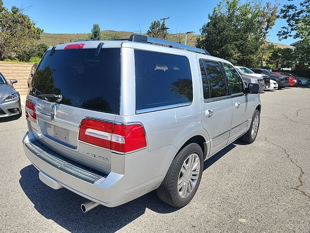 Used 2010 Lincoln Navigator w/ Elite Package image 5