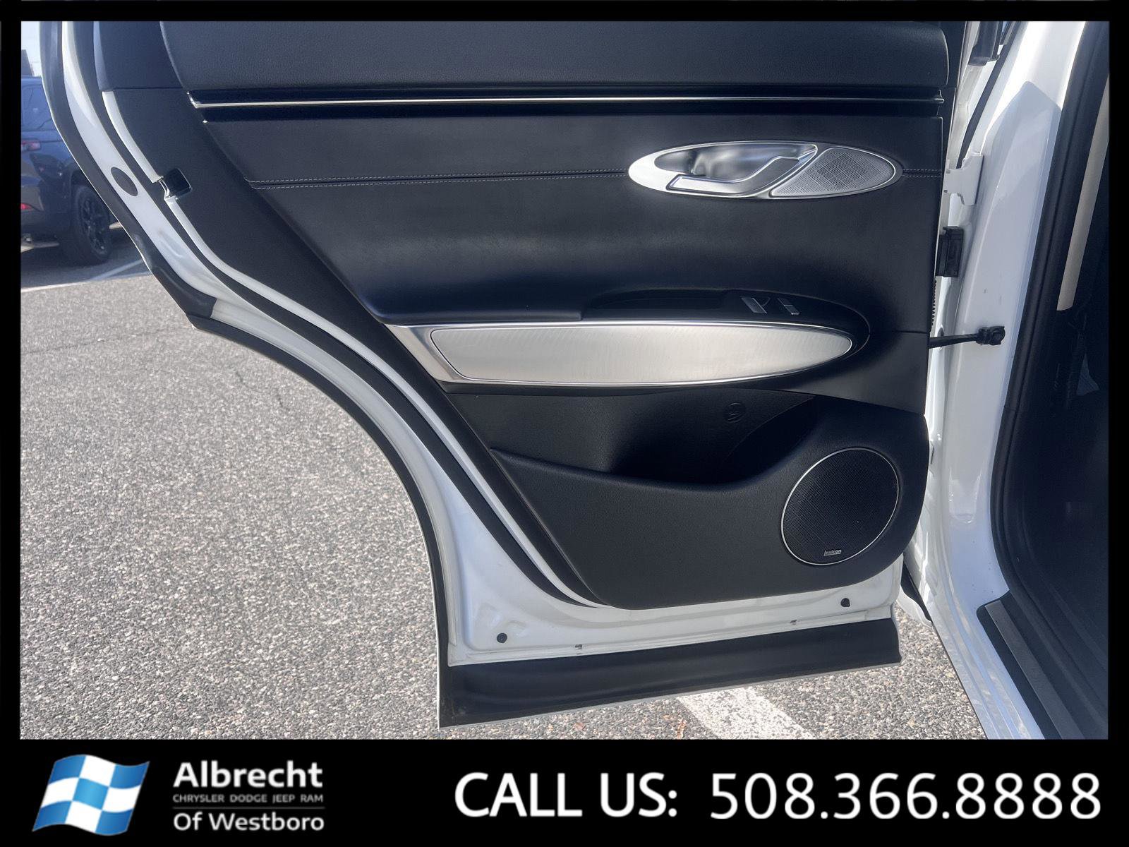 Used 2022 Genesis GV70 2.5T w/ Select Package image 14