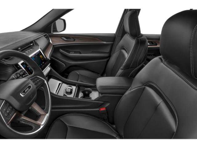 New 2027 Jeep Grand Cherokee Limited RWD image 6