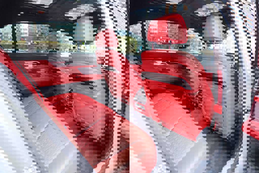 Used 2021 BMW 750i xDrive w/ Executive Package image 26