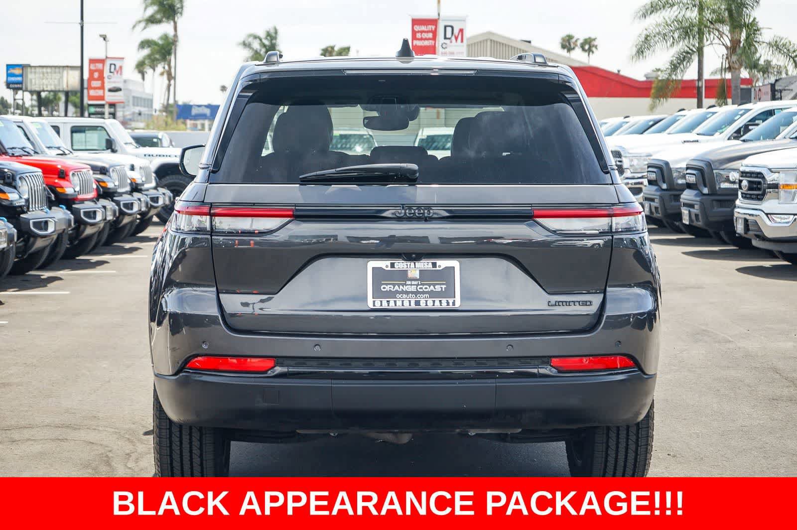 Used 2023 Jeep Grand Cherokee Limited w/ Black Appearance Package image 5