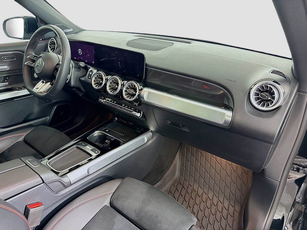 Used 2024 Mercedes-Benz GLB 35 AMG 4MATIC image 29