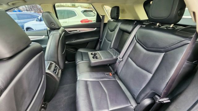 Used 2017 Cadillac XT5 Luxury w/ Driver Awareness Package AWD/4WD image 31