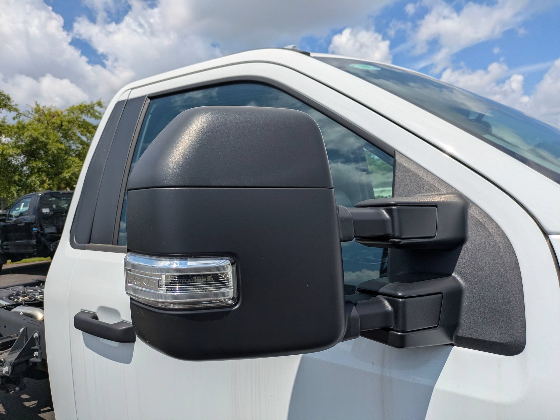New 2025 Ford F550 4x4 Regular Cab Super Duty image 12