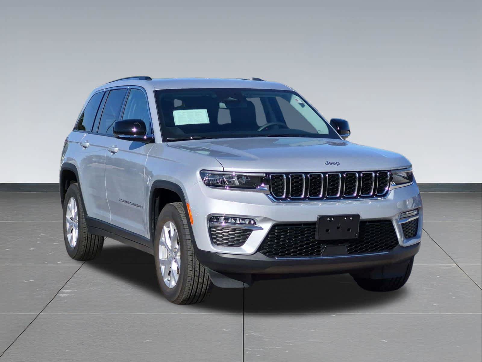 Used 2023 Jeep Grand Cherokee Limited AWD/4WD image 8