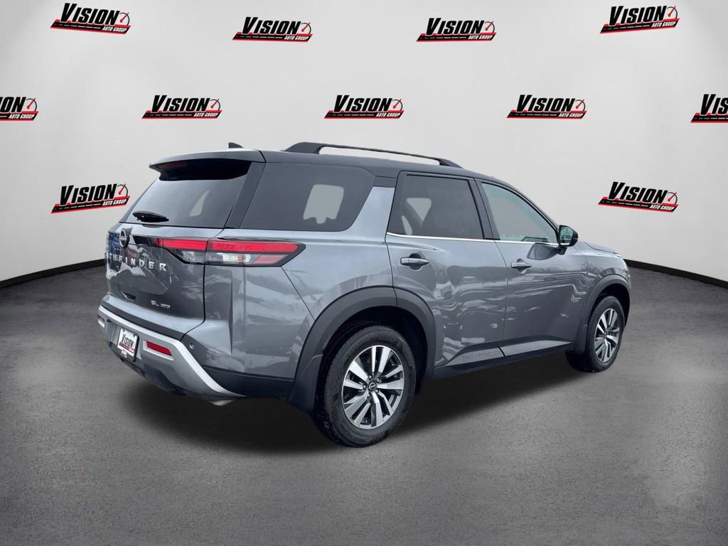 Used 2024 Nissan Pathfinder SL image 5
