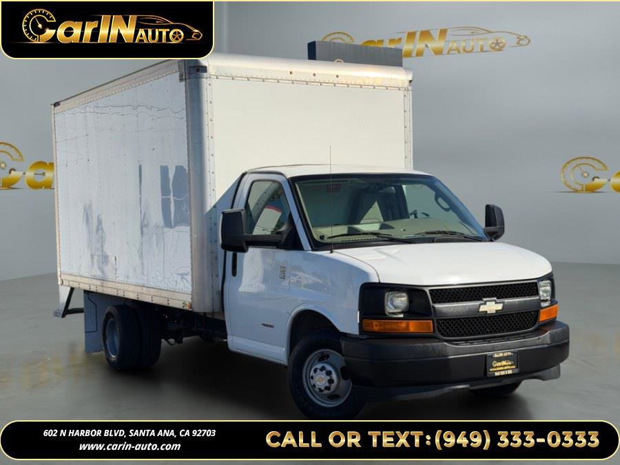 Used 2016 Chevrolet Express 4500 RWD image 3