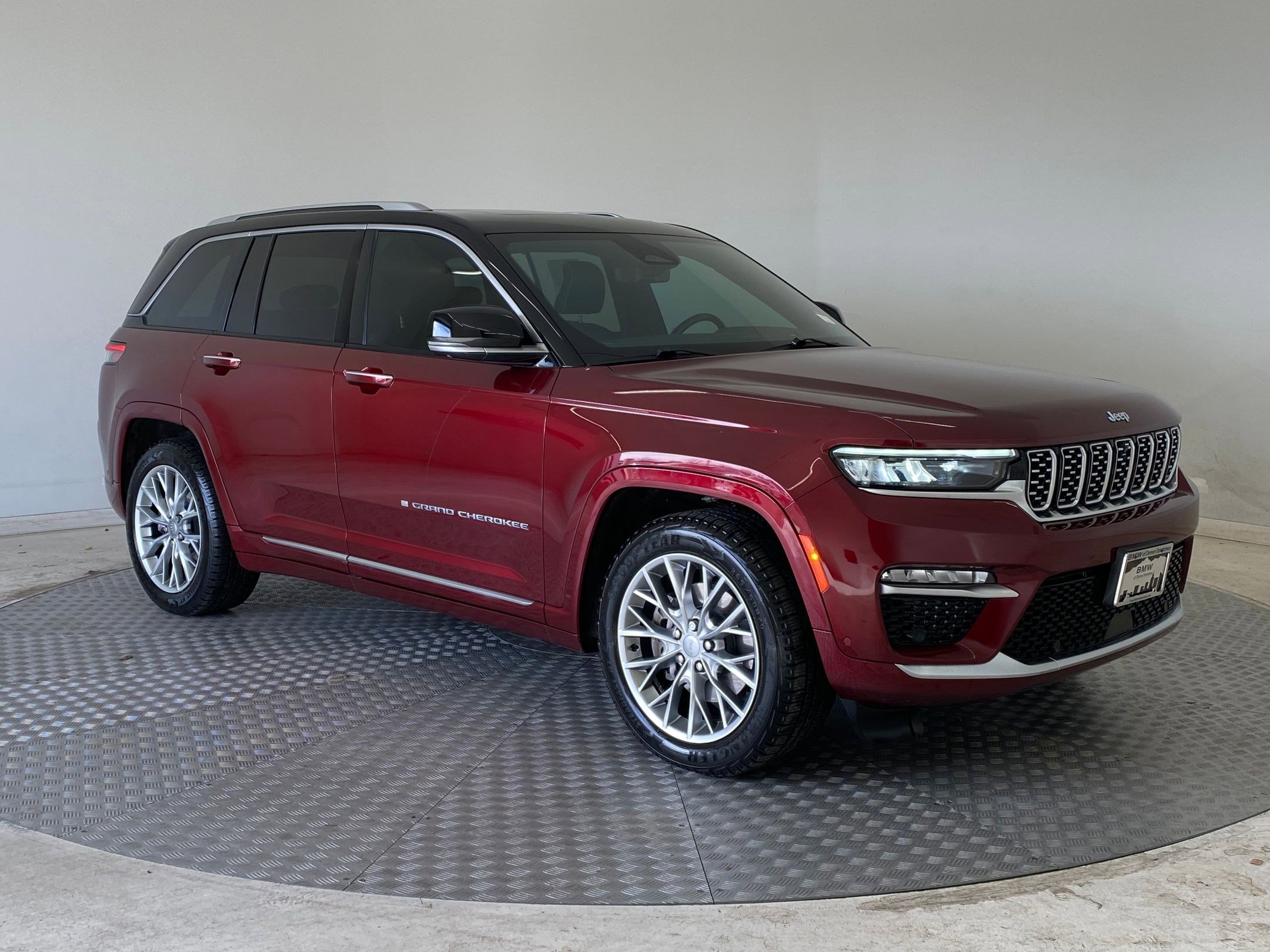 Used 2023 Jeep Grand Cherokee Summit w/ Advanced Protech Group IV image 7