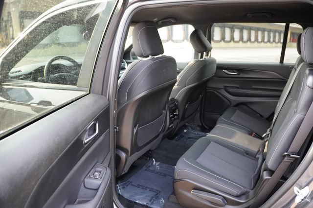 Certified 2024 Jeep Grand Cherokee L Laredo w/ Luxury Tech Group I AWD/4WD image 16