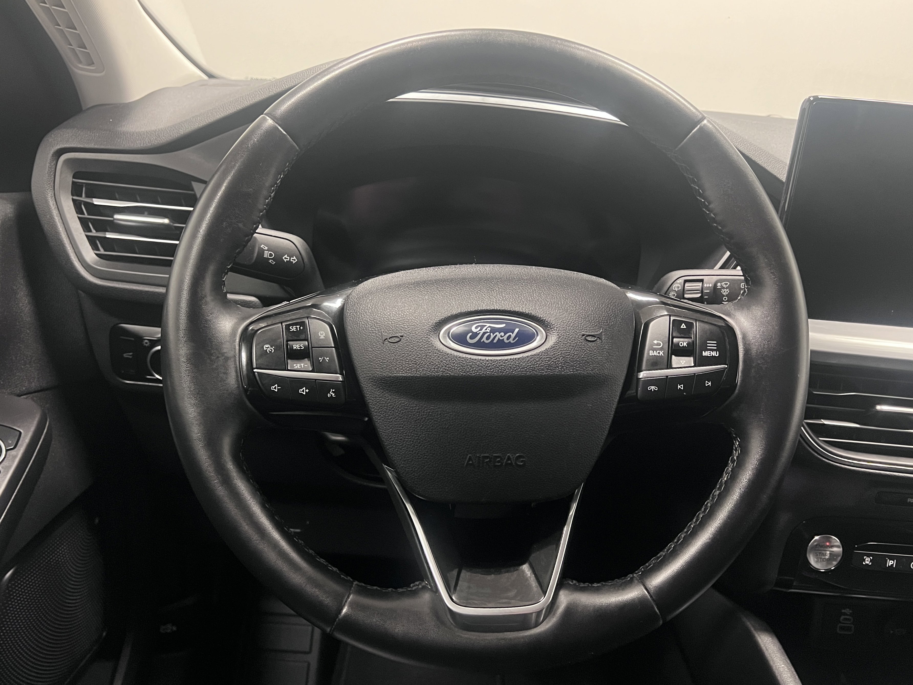 Used 2024 Ford Escape Platinum image 13