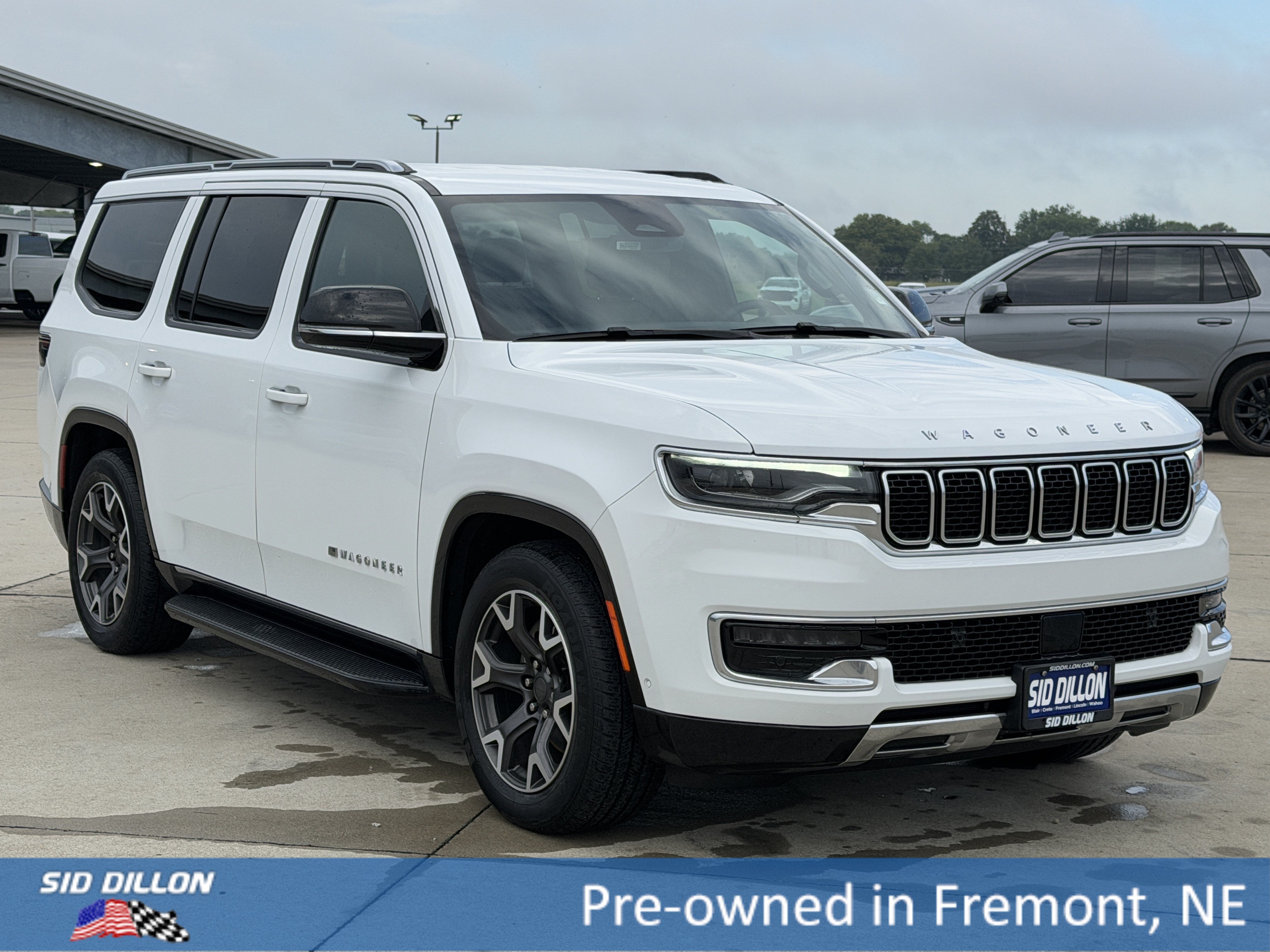 Used 2024 Jeep Wagoneer Series III AWD/4WD image 2