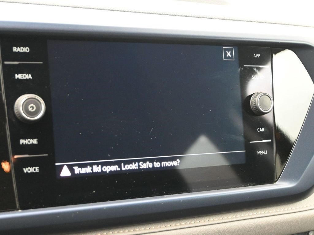 Used 2024 Volkswagen Taos SE image 21