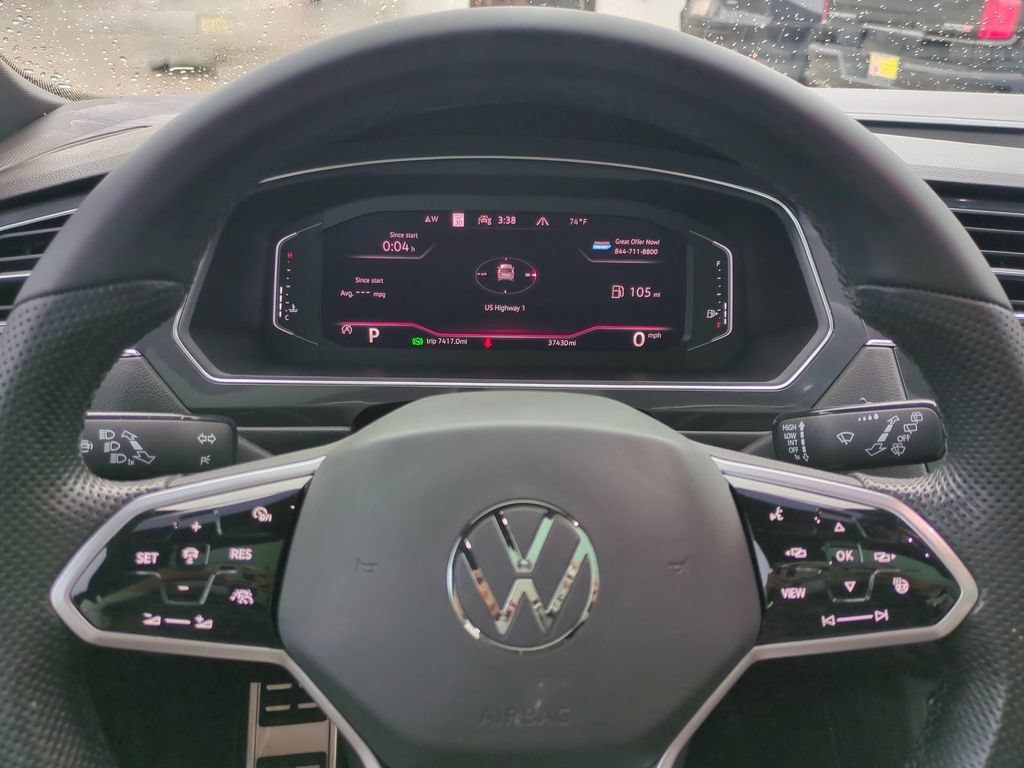 Used 2022 Volkswagen Tiguan SEL R-Line AWD/4WD image 32