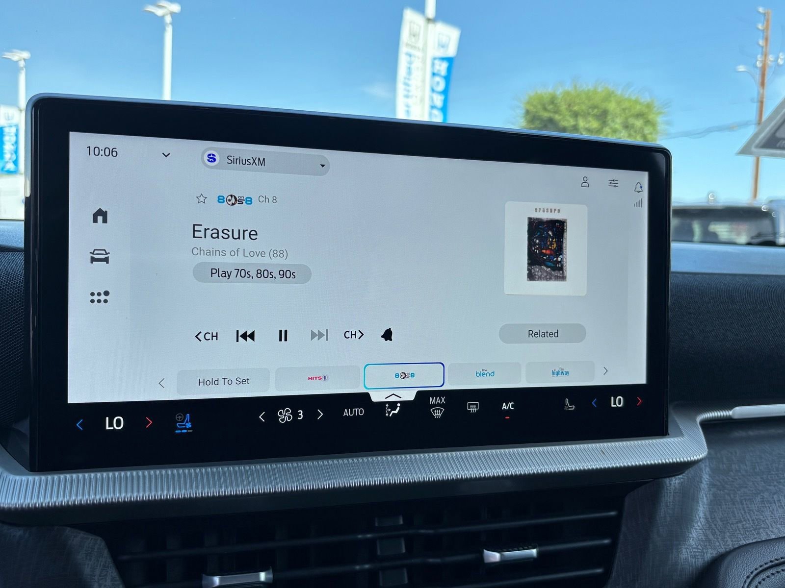 Used 2025 Ford Explorer Platinum w/ LUX Leather Package image 24