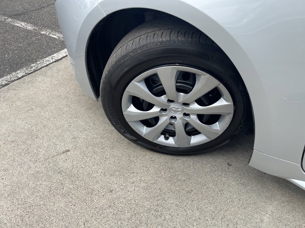 Used 2021 Toyota Corolla LE image 49