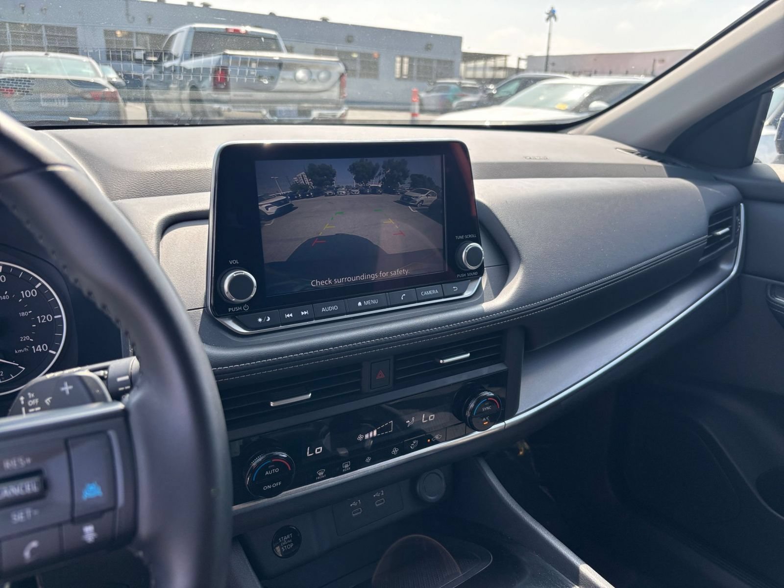 Used 2025 Nissan Rogue SV FWD image 25