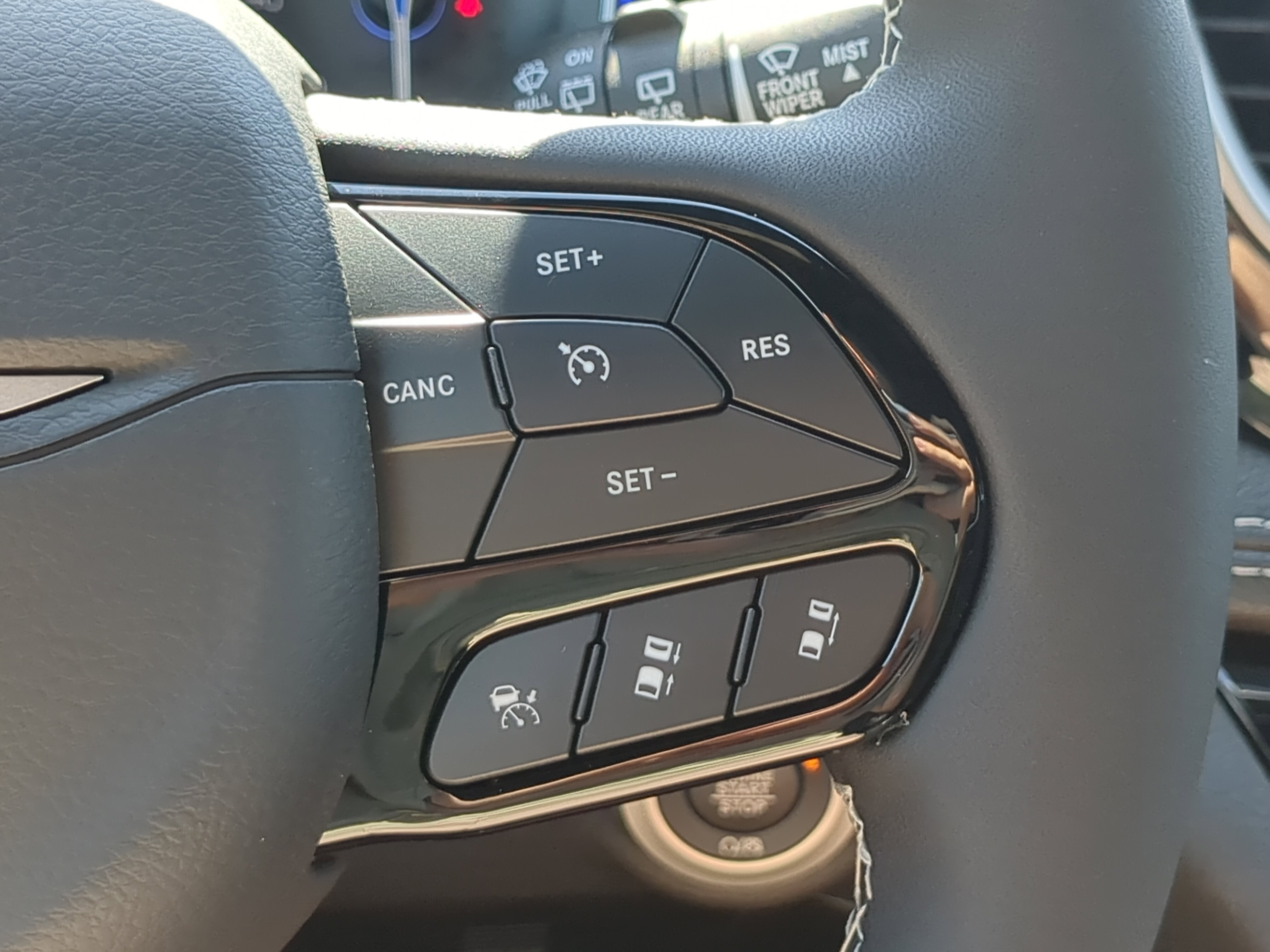 New 2027 Chrysler Pacifica Limited FWD image 25