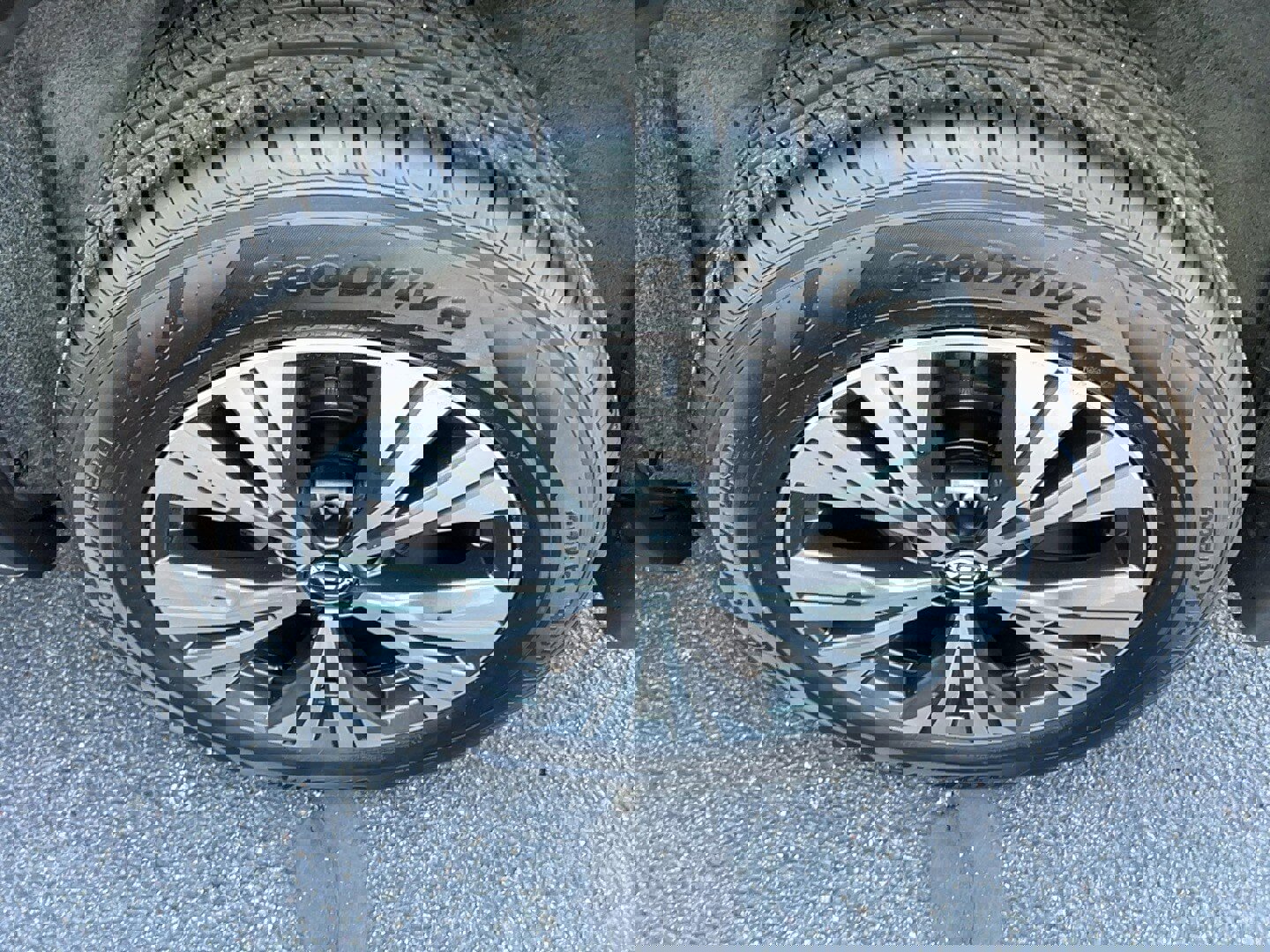 Used 2022 Nissan Rogue SV w/ SV Premium Package image 9