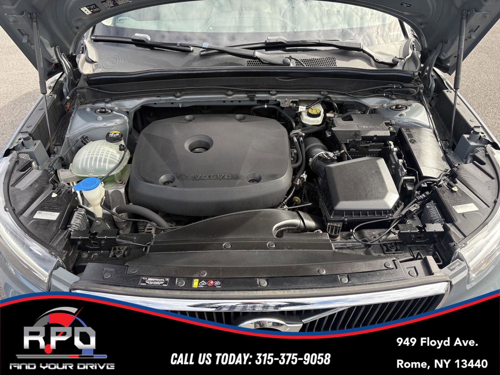 Used 2020 Volvo XC40 T5 Momentum AWD/4WD image 11