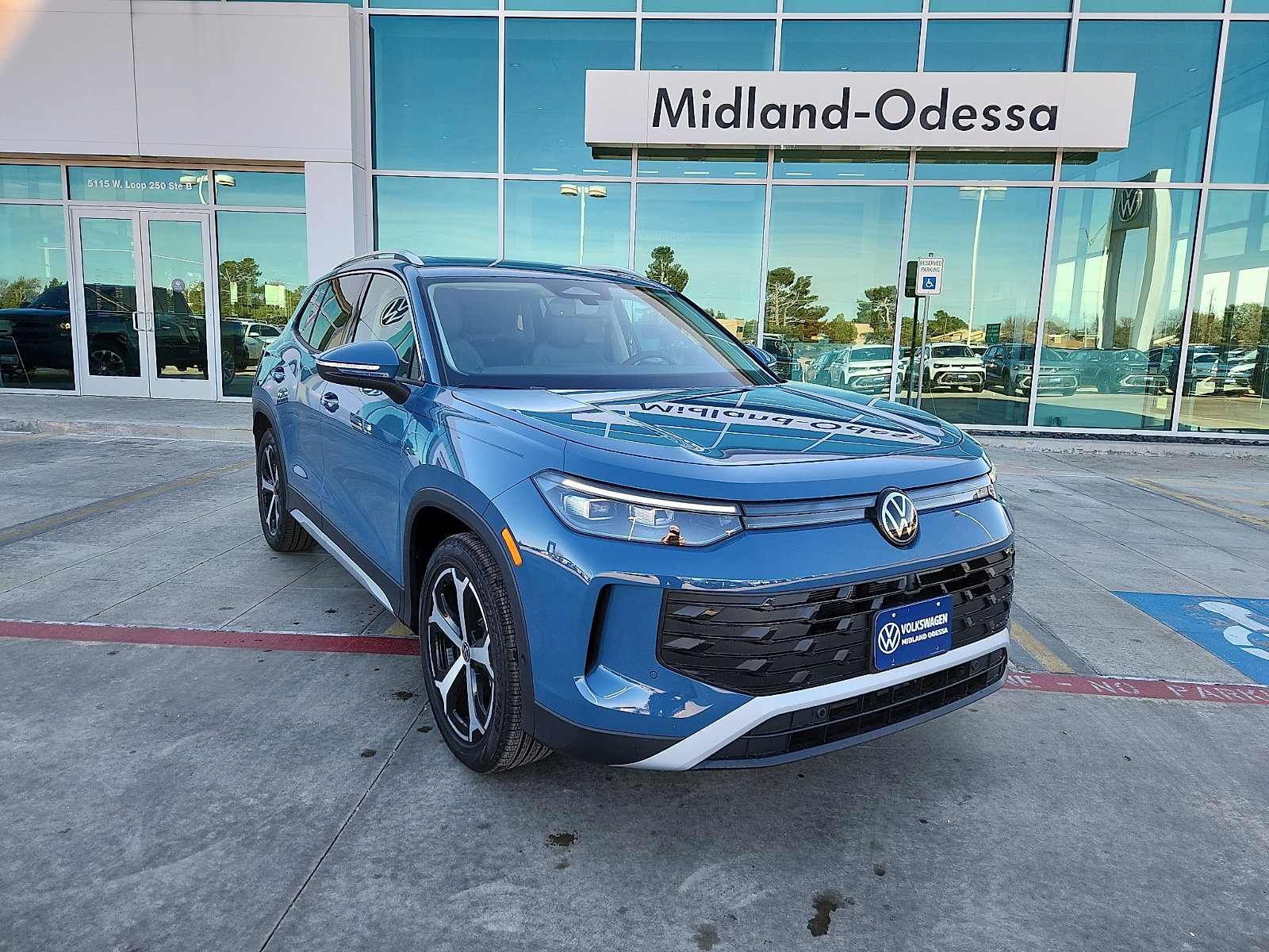 New 2026 Volkswagen Tiguan SE image 1