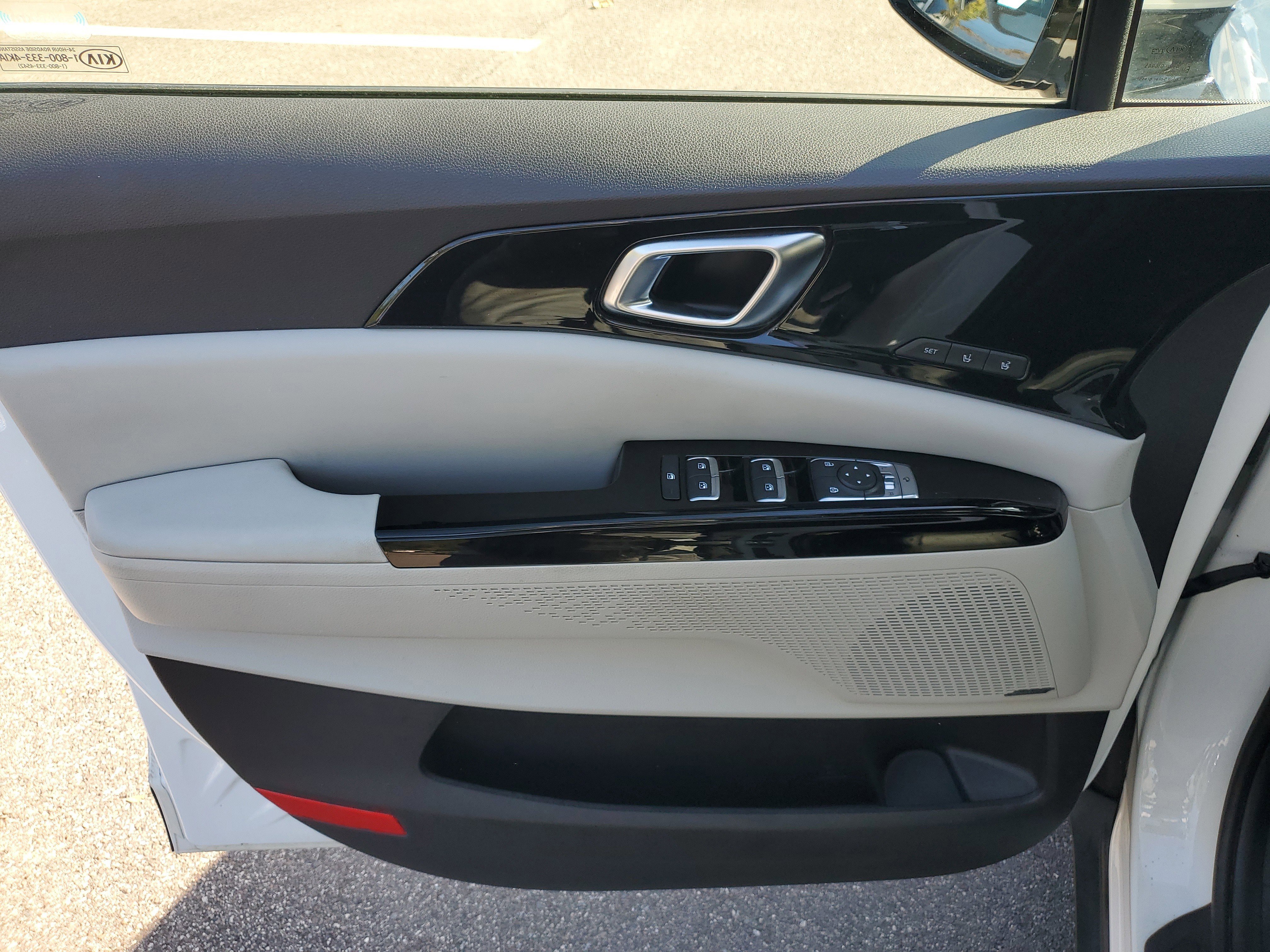 Used 2022 Kia Carnival SX Prestige image 21