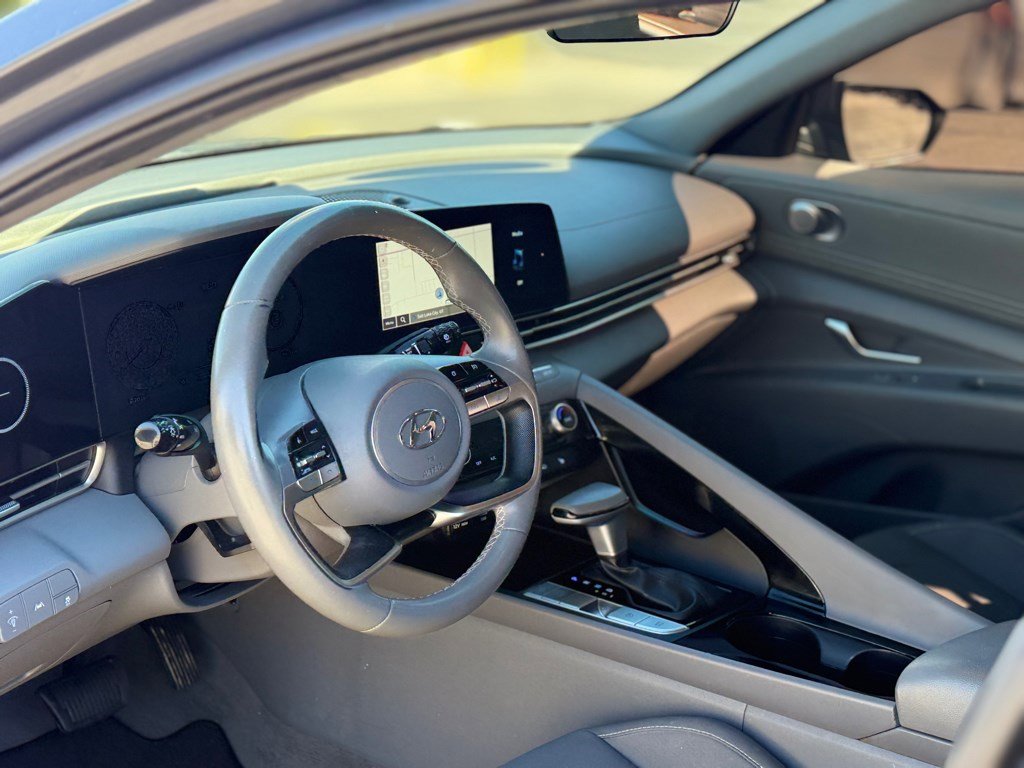 Used 2023 Hyundai Elantra SEL w/ Convenience Package image 13