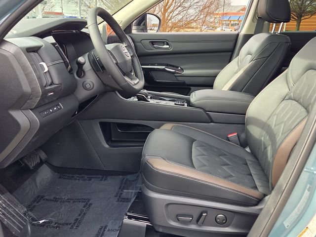 New 2026 Nissan Pathfinder Platinum w/ Cargo Package image 5