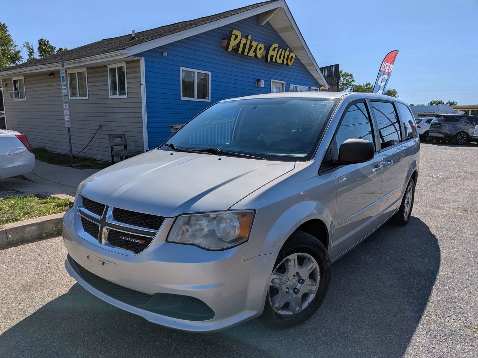 Used 2012 Dodge Grand Caravan SE FWD image 2
