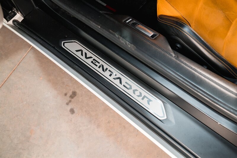 Used 2014 Lamborghini Aventador LP 700-4 image 31