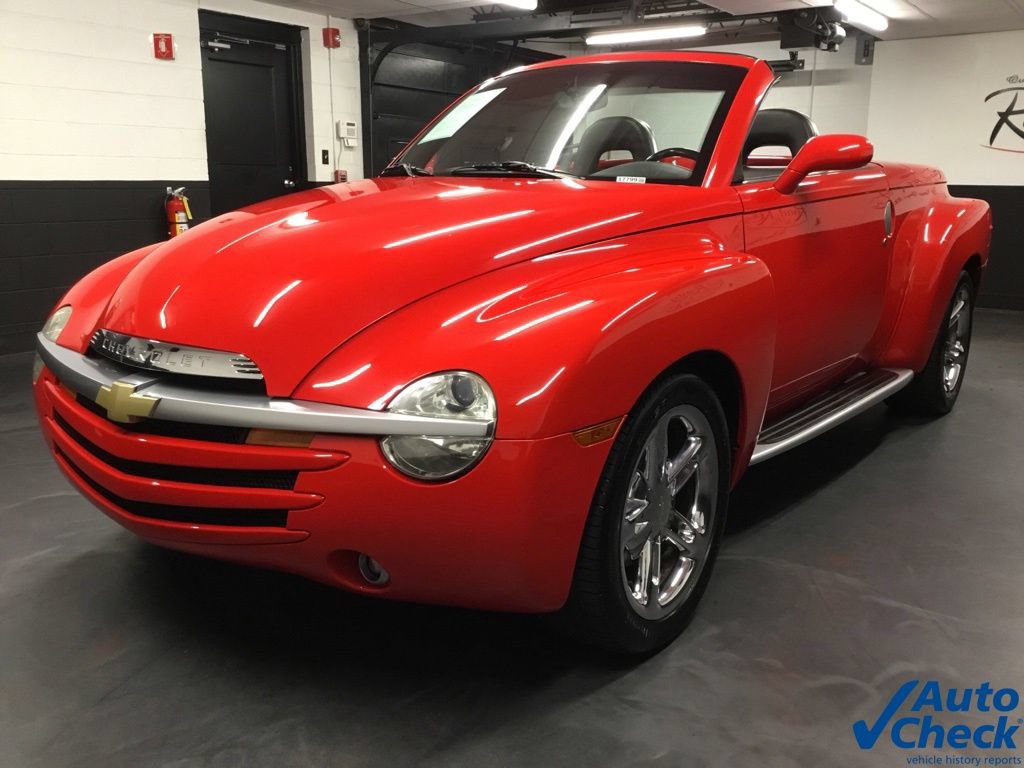 Used 2005 Chevrolet SSR w/ Preferred Equipment Group RWD image 5