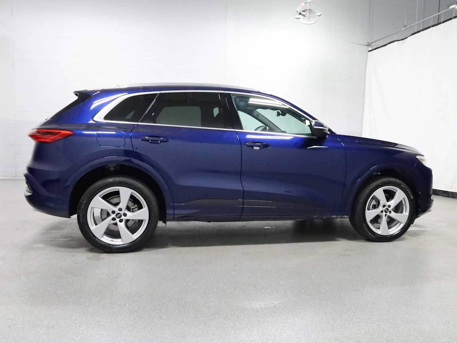 Certified 2025 Audi Q5 Premium AWD/4WD image 10