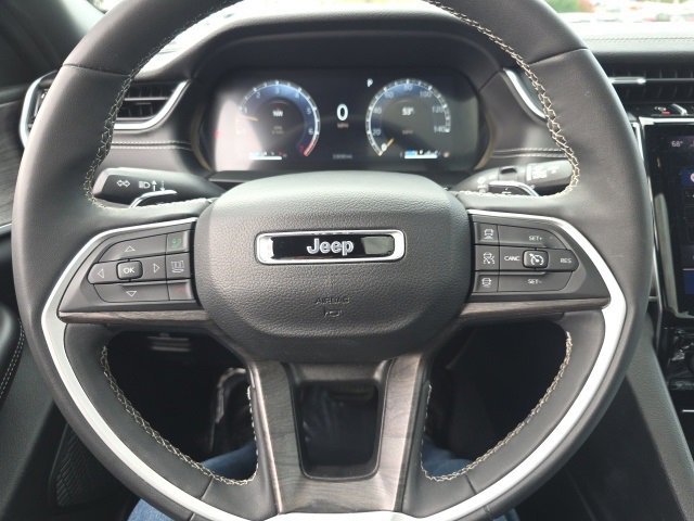 Used 2024 Jeep Grand Cherokee L Limited w/ Luxury Tech Group II image 19