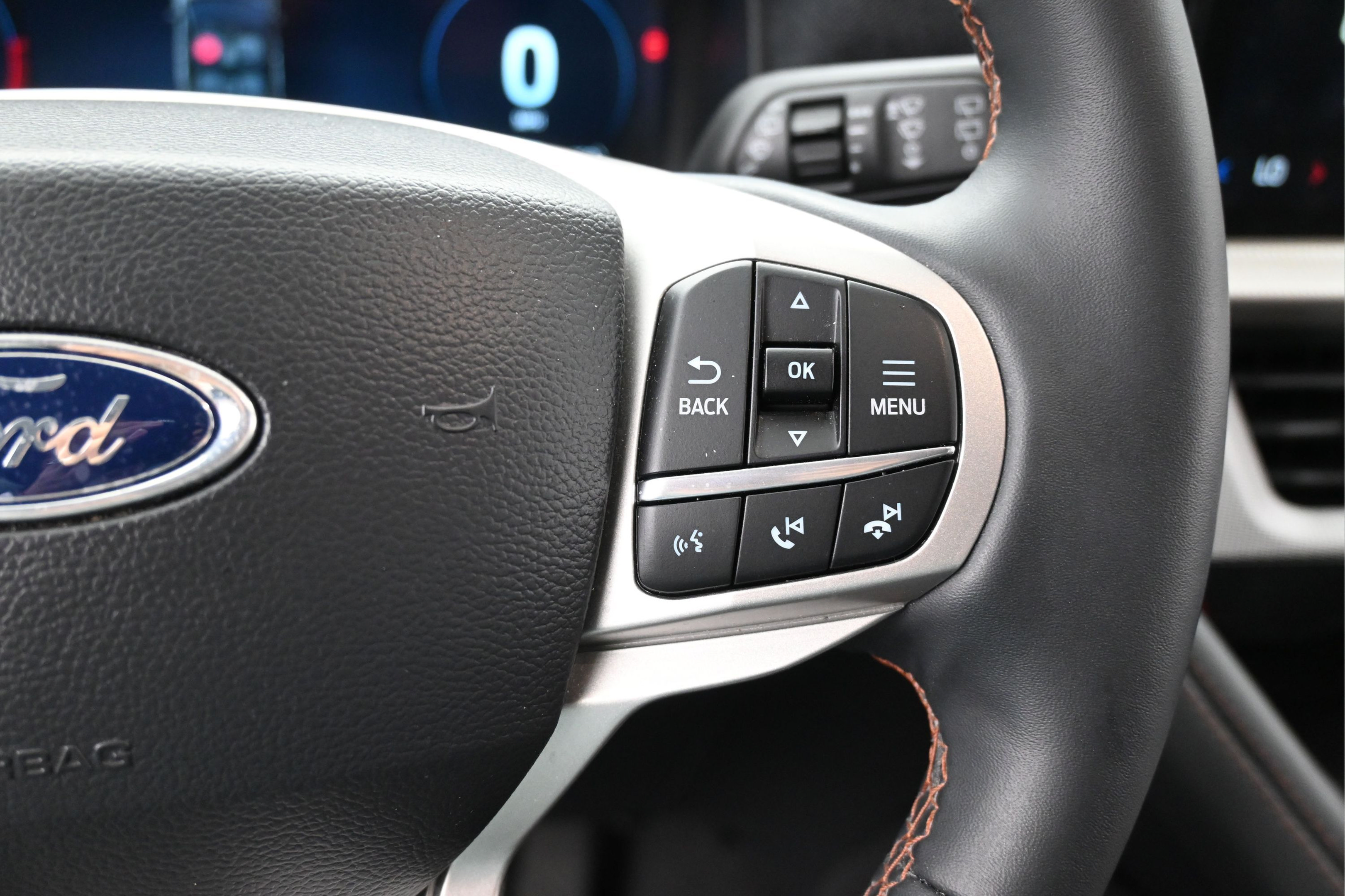Used 2025 Ford Explorer Active RWD image 15