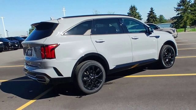 Certified 2023 Kia Sorento SX AWD/4WD image 3