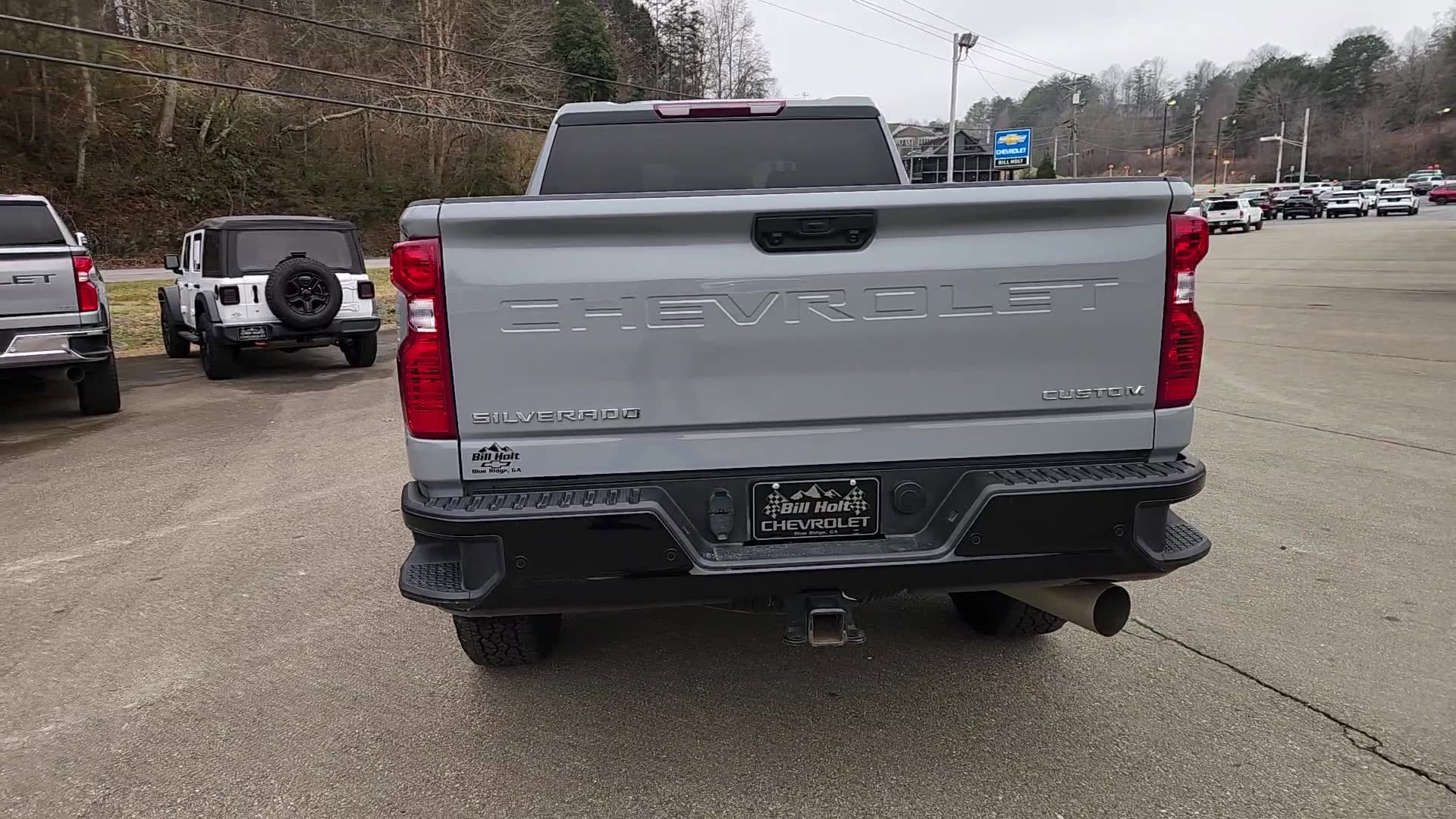 Used 2025 Chevrolet Silverado 2500 Custom w/ Custom Value Package image 9