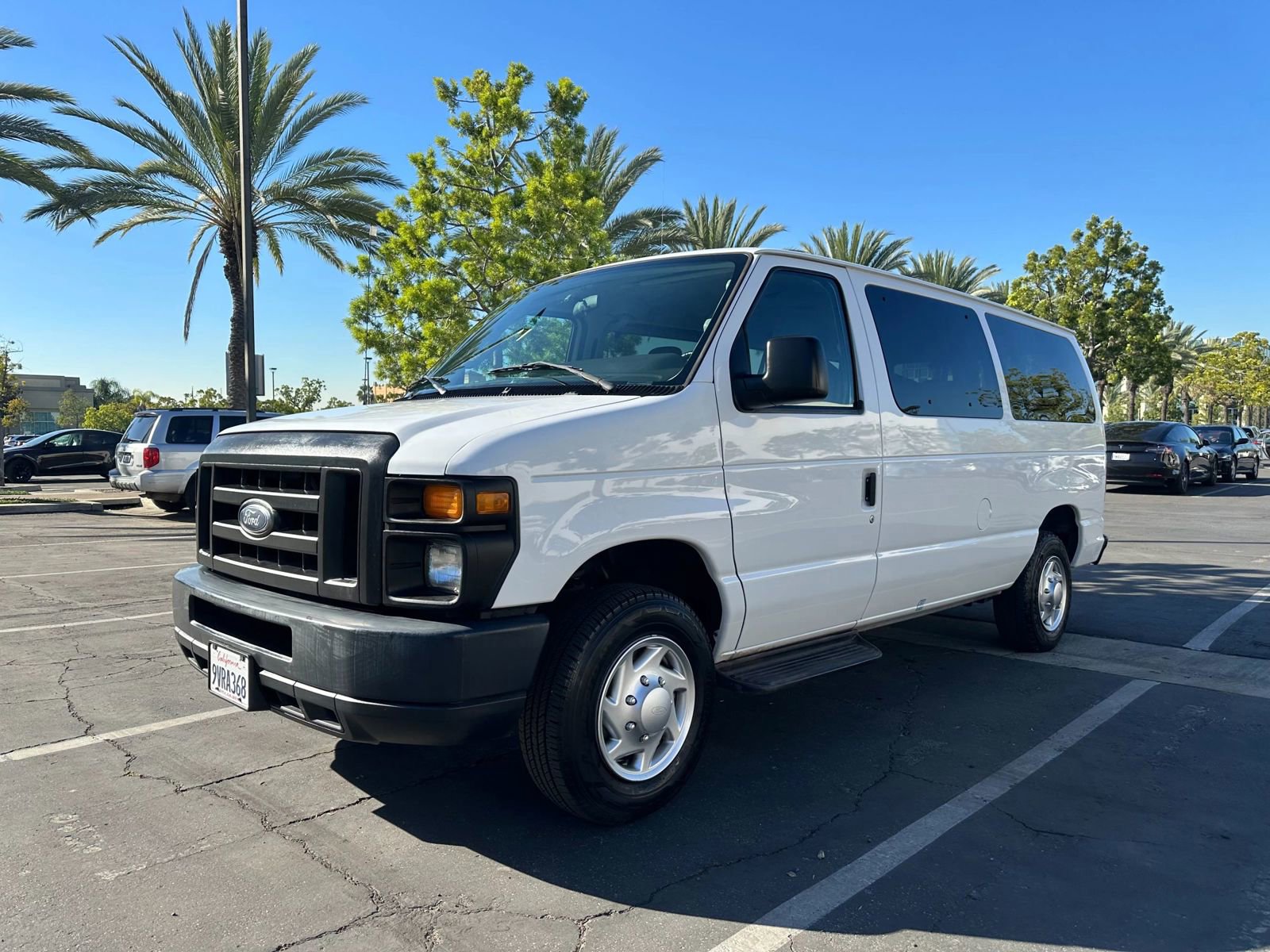 Used 2012 Ford E-350 and Econoline 350 XL w/ Interior Upgrade Pkg image 2