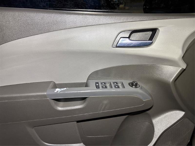 Used 2013 Chevrolet Sonic LTZ image 17