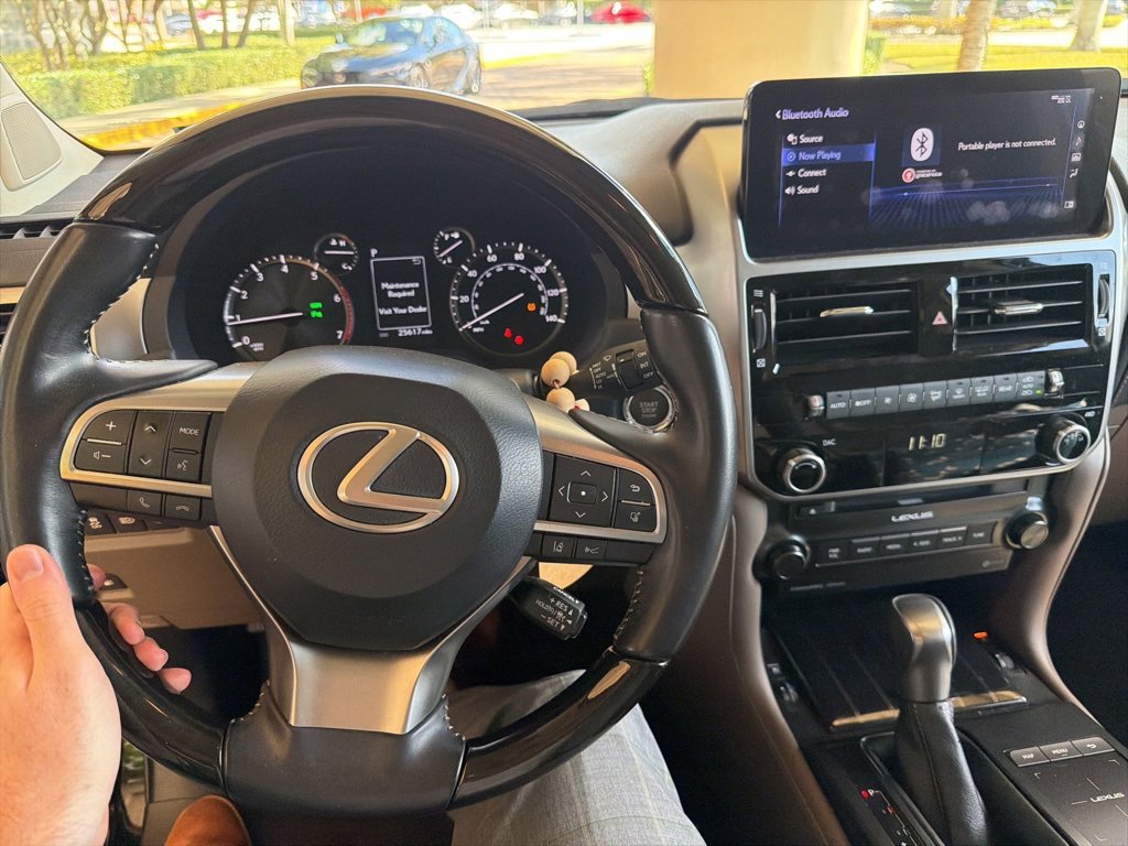 Used 2023 Lexus GX 460 Premium w/ Premium Package image 3