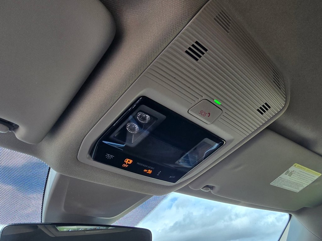 Used 2024 Volkswagen Atlas SE image 24