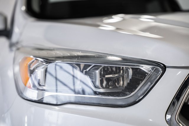 Used 2018 Ford Escape Titanium w/ Ford Safe & Smart Package image 12