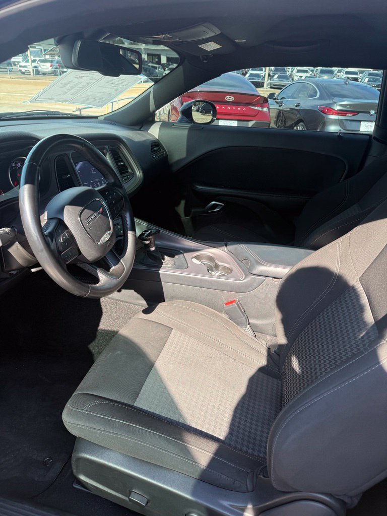 Used 2023 Dodge Challenger SXT RWD image 12