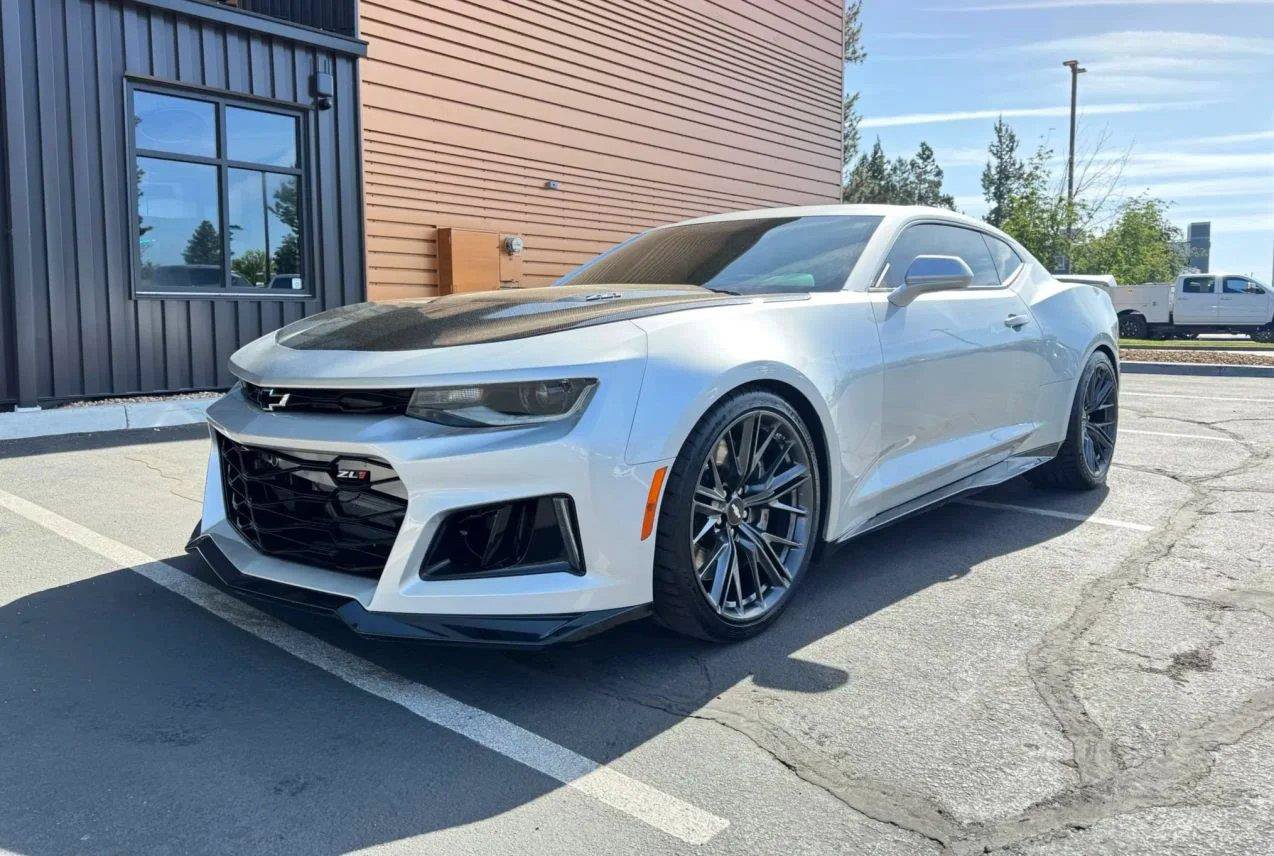 Used 2017 Chevrolet Camaro ZL1 RWD image 1