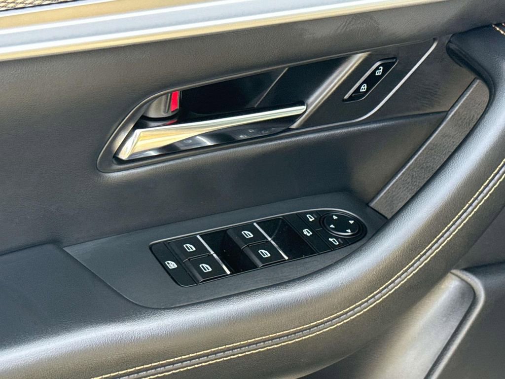 Certified 2025 MAZDA CX-70 3.3 Turbo S w/ Premium Package image 24