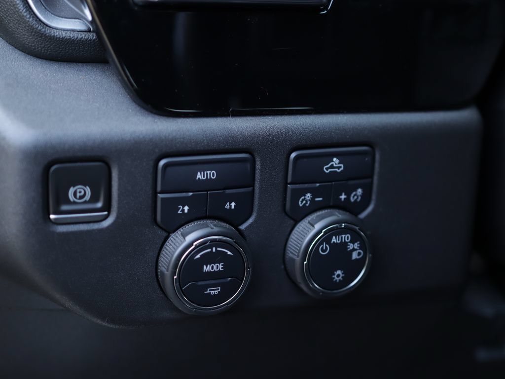 Used 2023 Chevrolet Silverado 1500 LT AWD/4WD image 10